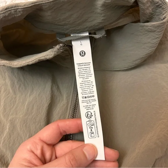 NEW Lululemon lightweight nylon taupe tan Jacket - Picture 6 of 7